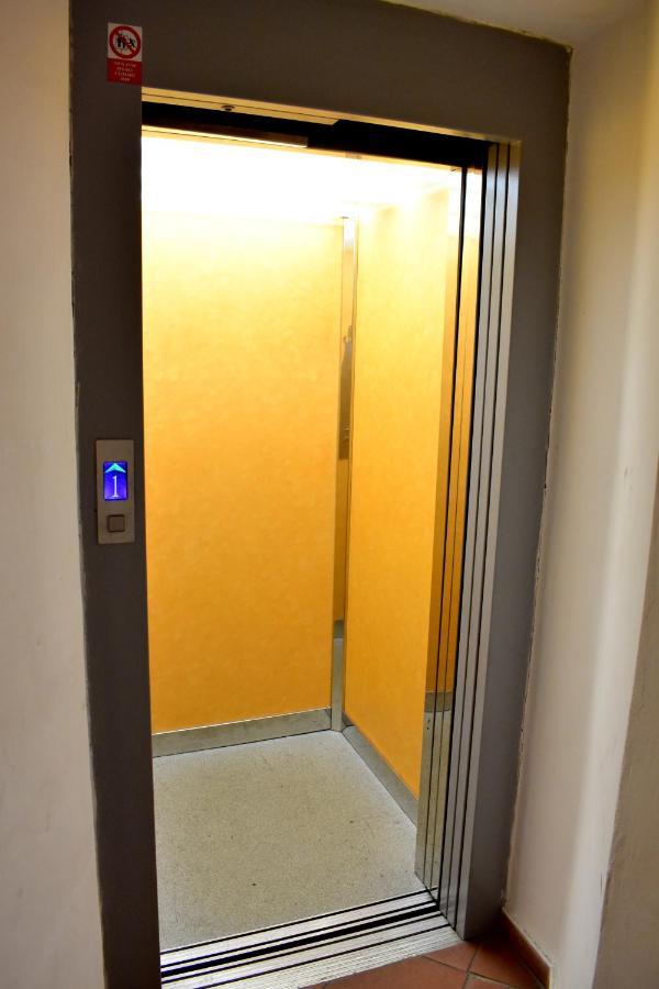 Apartment Lesser Town! 布拉格 外观 照片